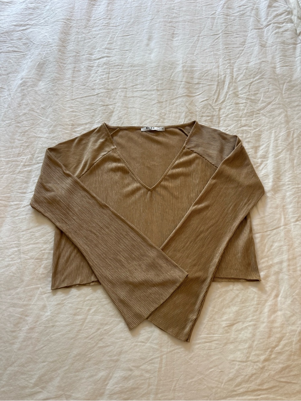 Lightweight Metallic V-Neck Ribbed Top NA-KD